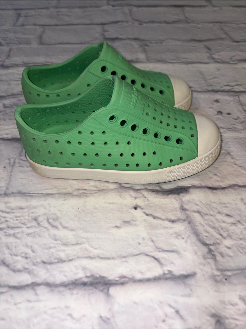 Native Shoes Jefferson. Size 9